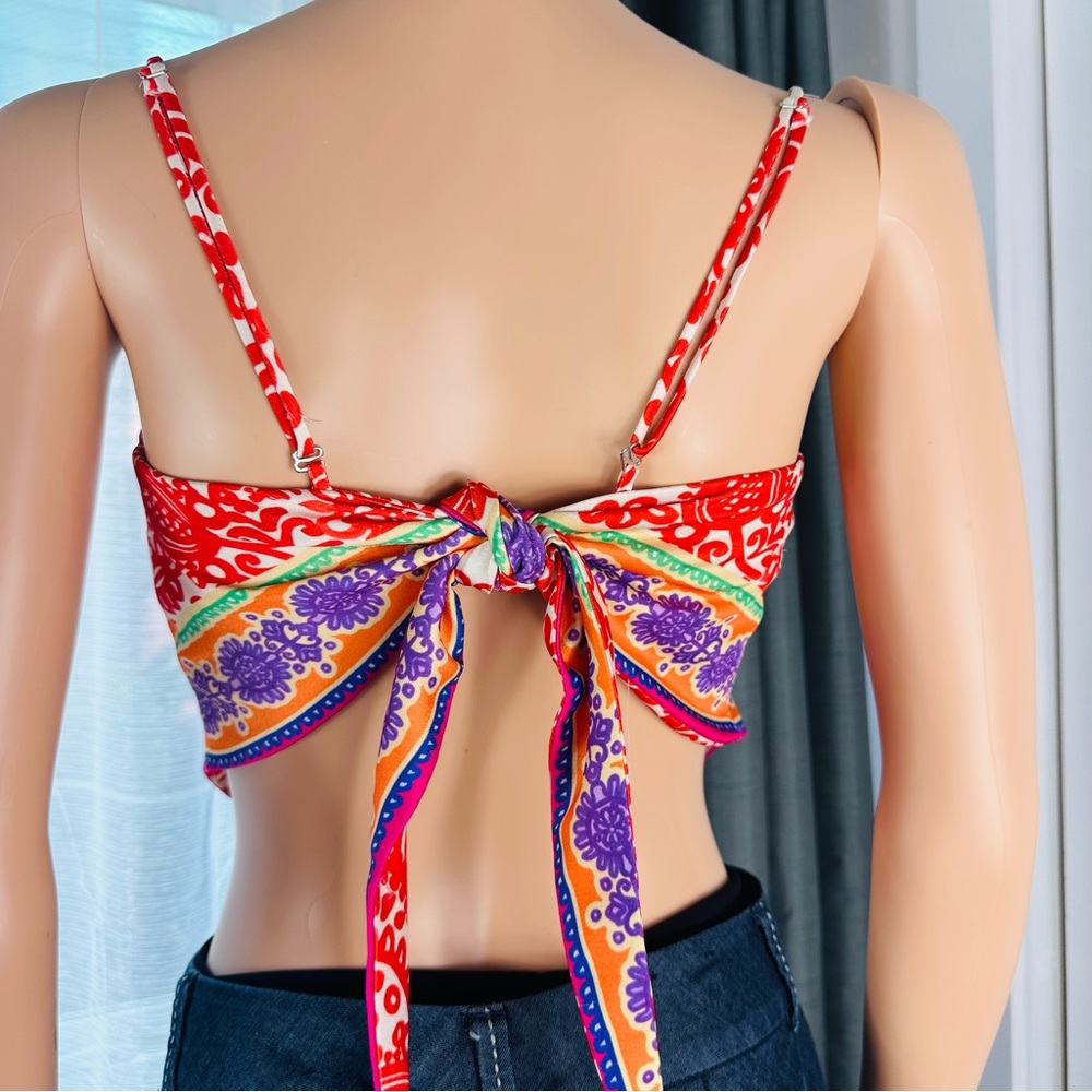 ZARA  Sleeveless back tie Detailed bandana style crop top, size M-L - Picture 4 of 8